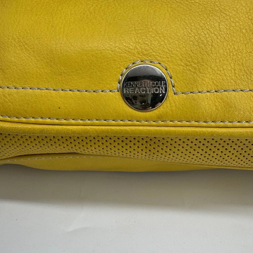 Vintage Kenneth Cole Reaction Mustard Yellow Leather Barrel Shoulder Bag Purse